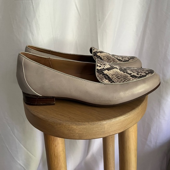 Gray and snake print Clark’s loafers! - Picture 2 of 6